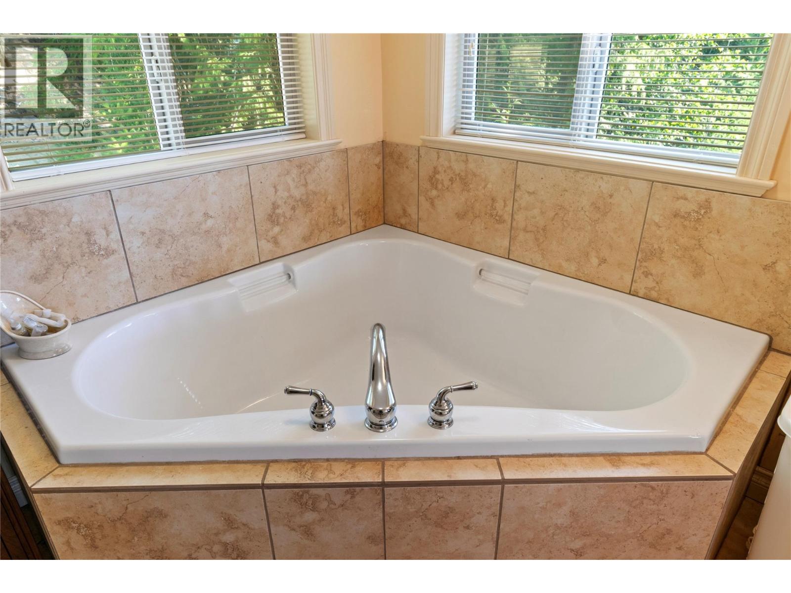 7666 Lichen Road - Image 28