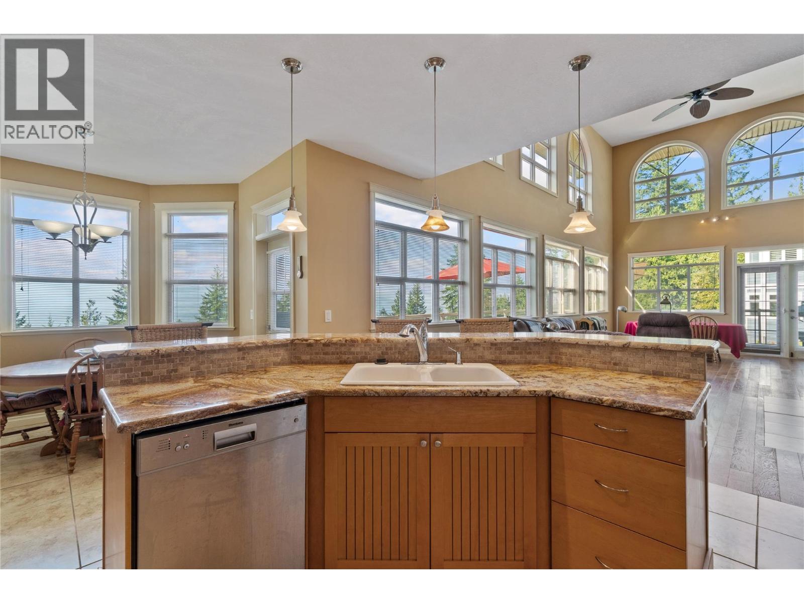 7666 Lichen Road - Image 18