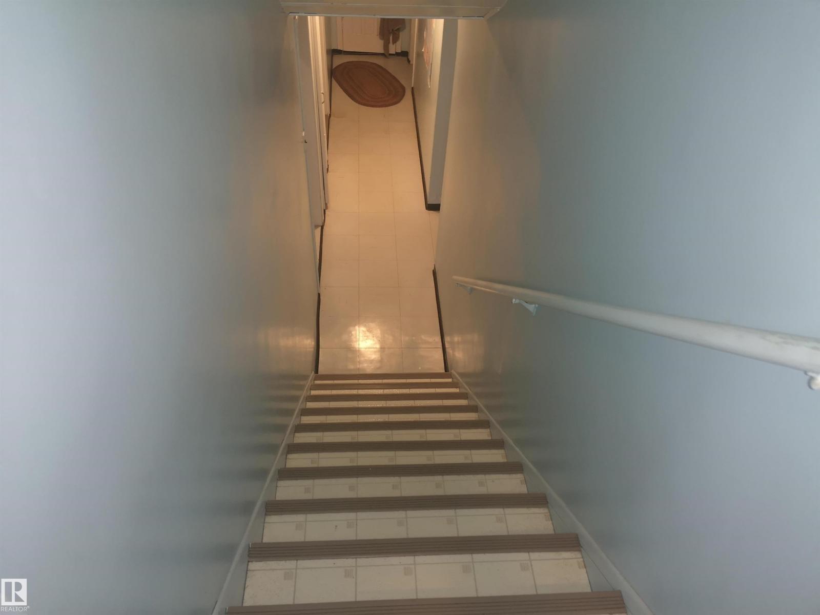 8751 76 AV NW NW — photo 42