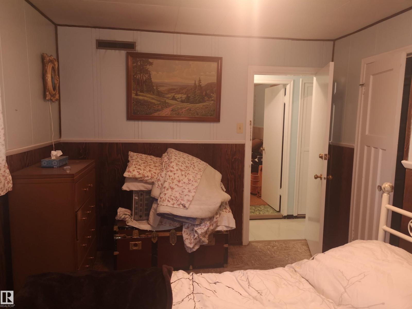8751 76 AV NW NW — photo 50