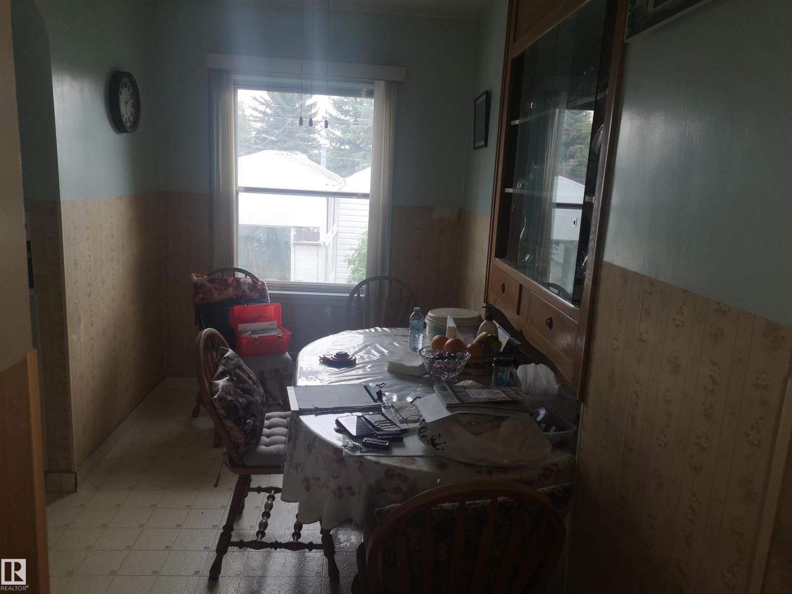 8751 76 AV NW NW — photo 30