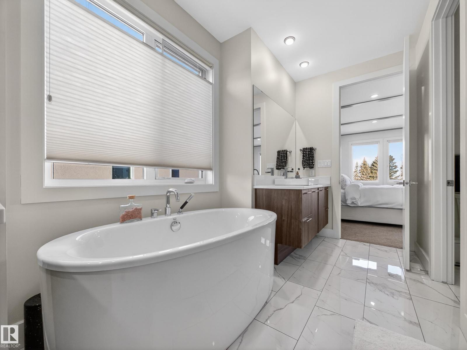 1121 WAHL PL NW - 40