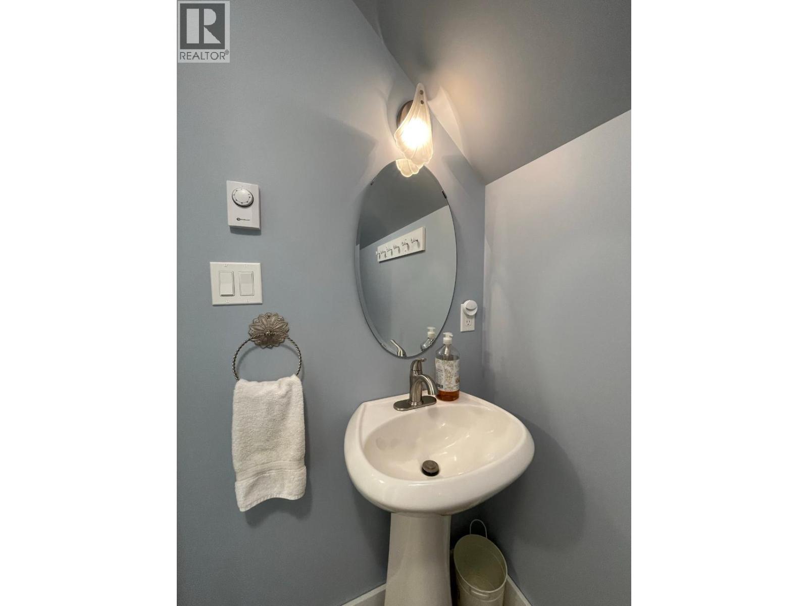 1526 EASTMAN Avenue - 37