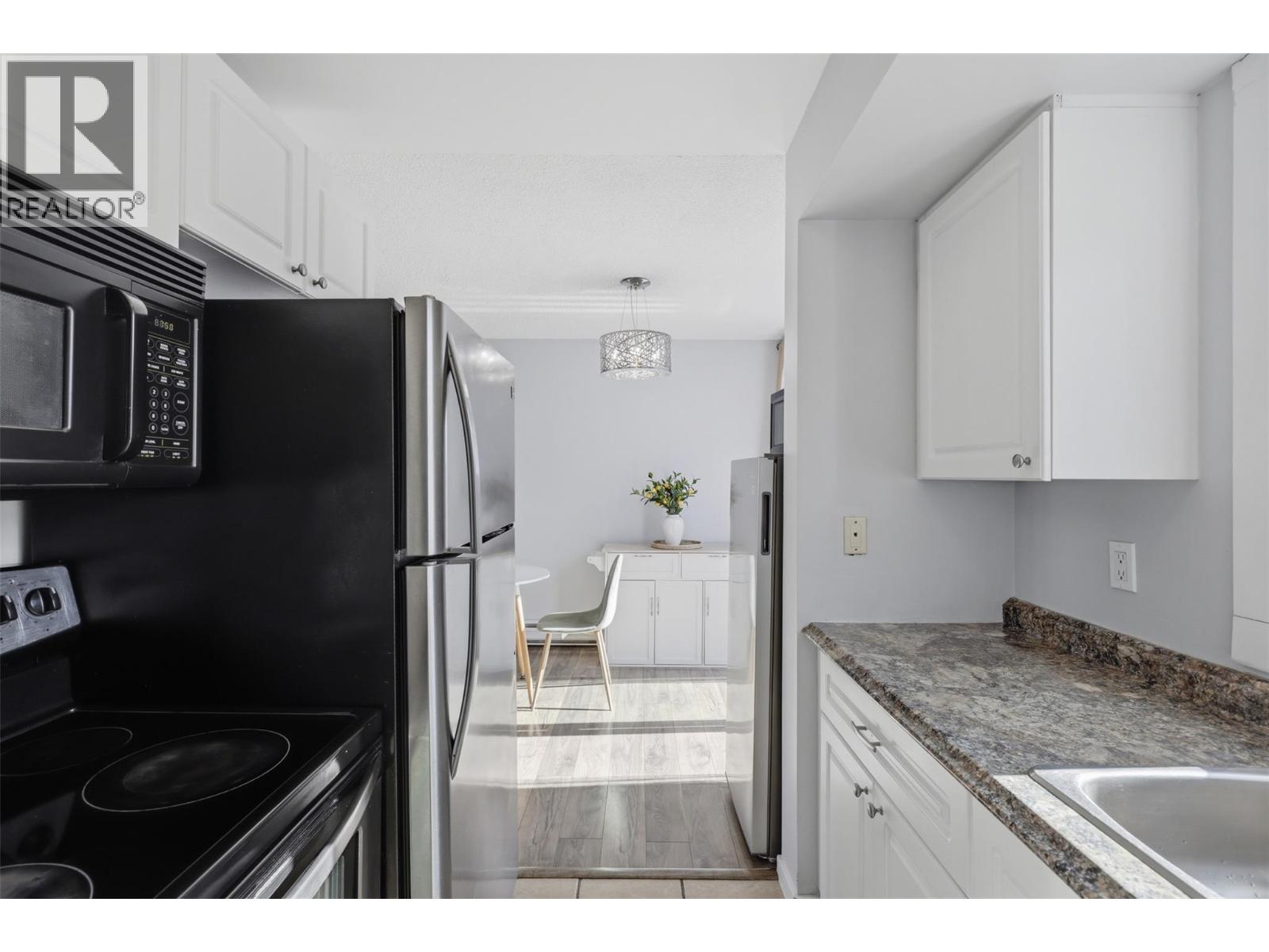 #70 1605 Summit Drive - 12