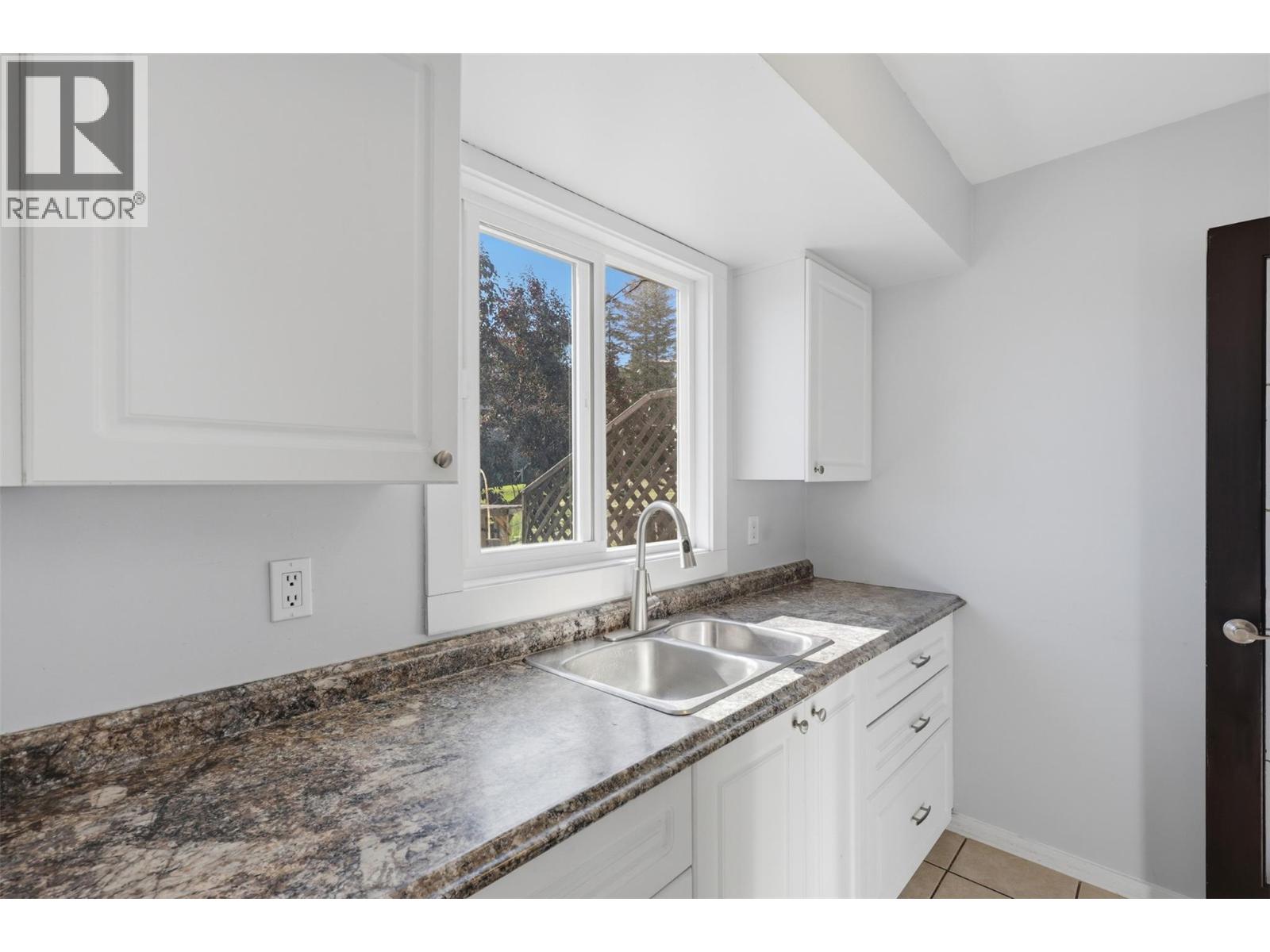 #70 1605 Summit Drive - 11