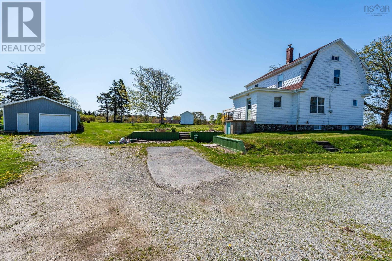 8882 Highway 1 - 8
