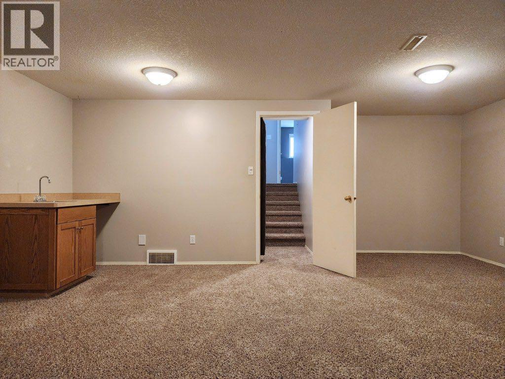 67 Blackfoot Boulevard W — photo 30