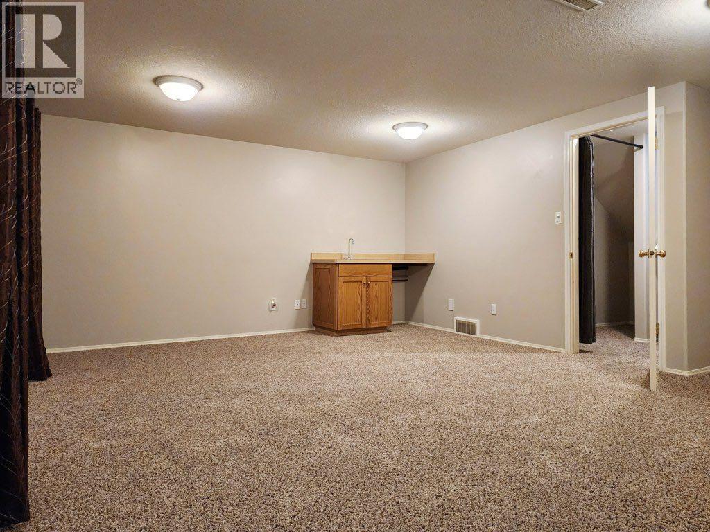67 Blackfoot Boulevard W — photo 31