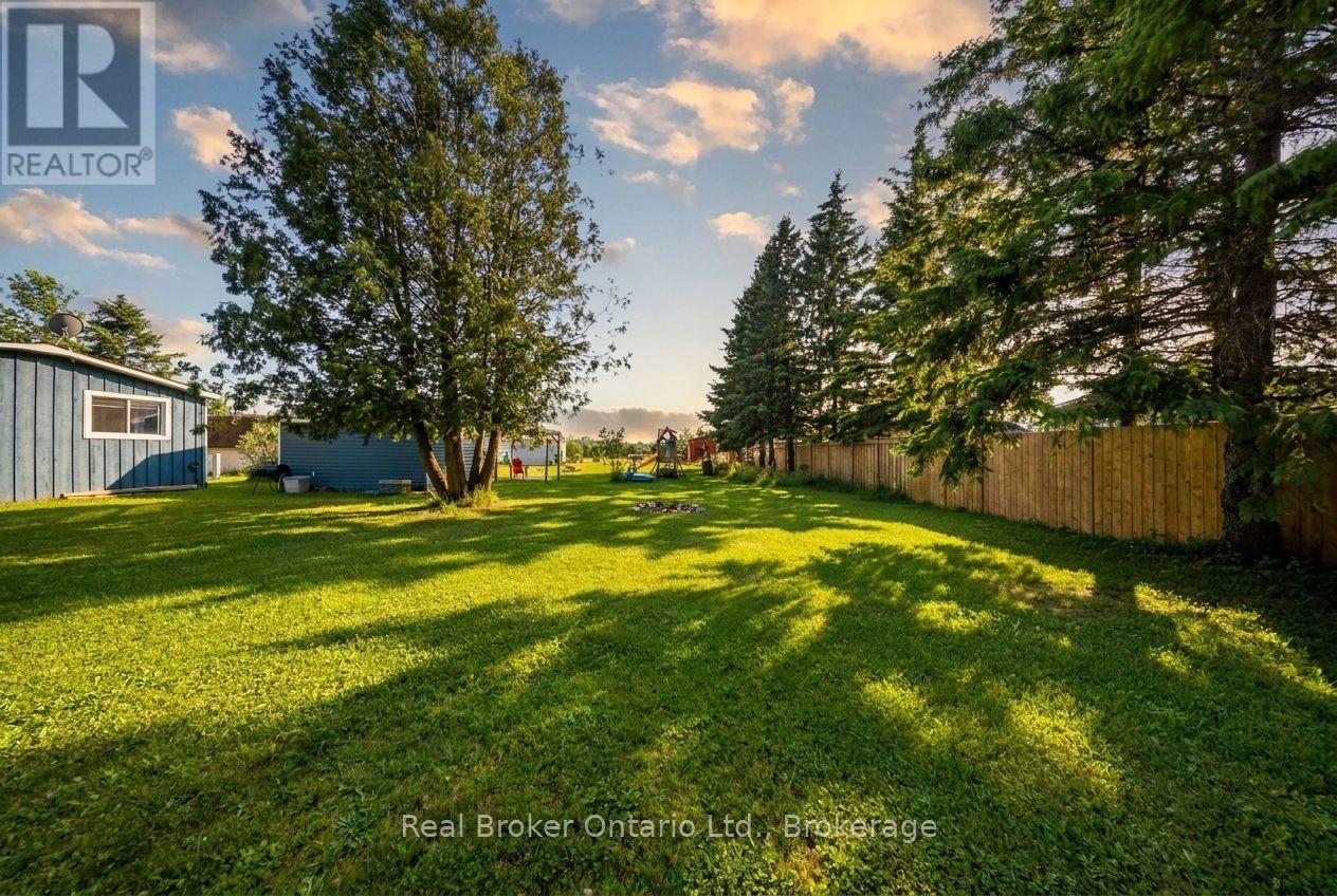 105 MEADOWS DRIVE - 23