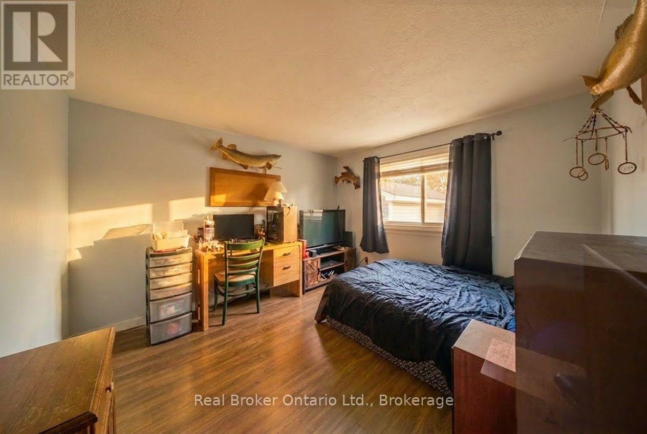 105 MEADOWS DRIVE - 16