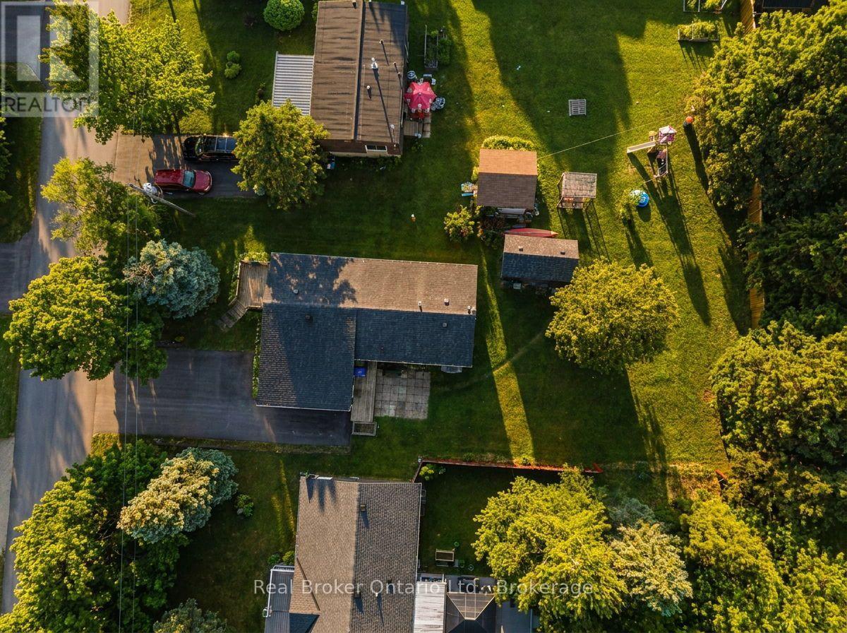 105 MEADOWS DRIVE - 29