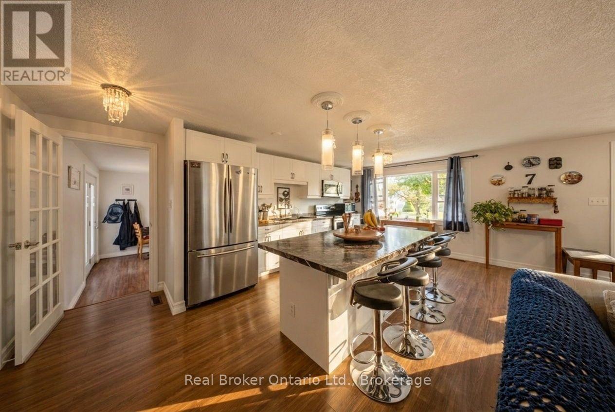 105 MEADOWS DRIVE - 9