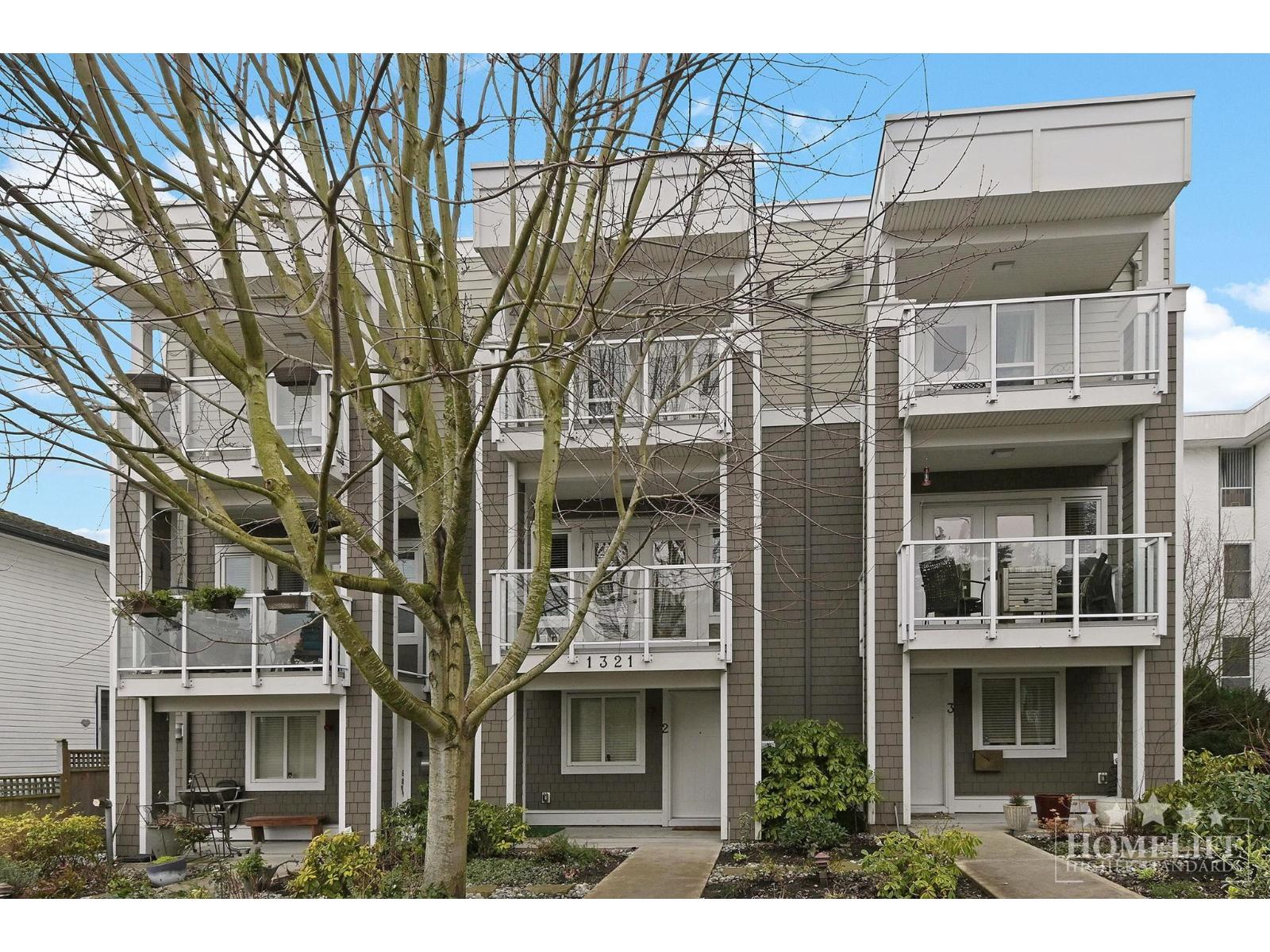 2 1321 FIR STREET, White Rock
