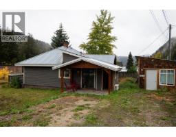 Kitchen - 3620 Pioneer Road, Bralorne, BC V0K1P0 Photo 6