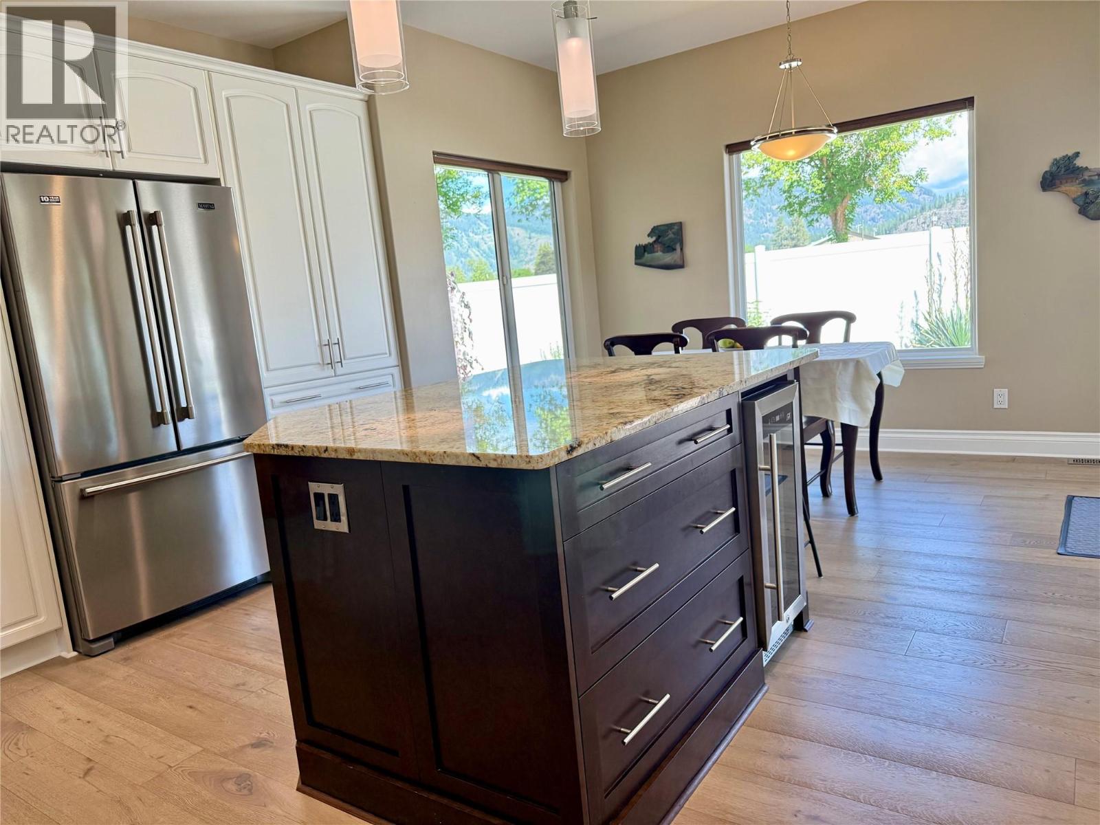 2180 BRYCEN Place, Grand Forks