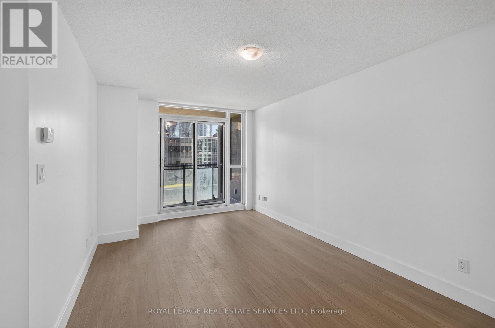 #1204 18 HARBOUR STREET - 11