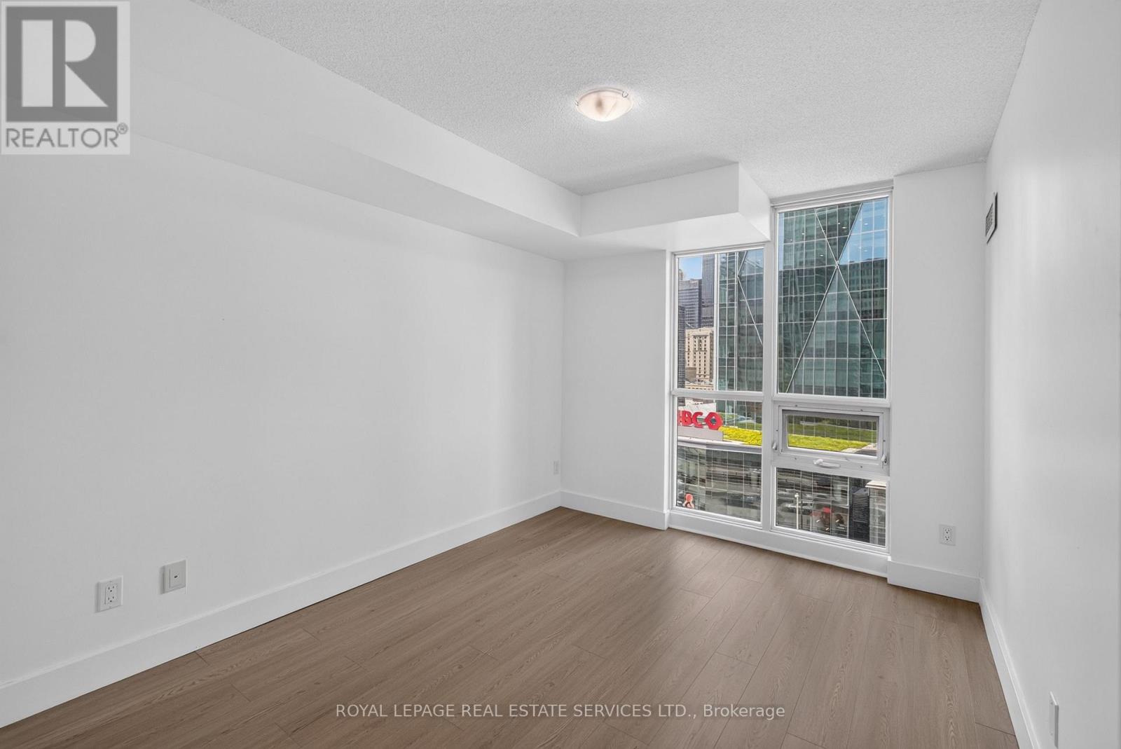 #1204 18 HARBOUR STREET - 16