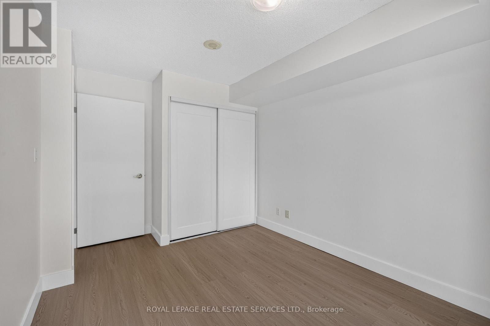 #1204 18 HARBOUR STREET - 19