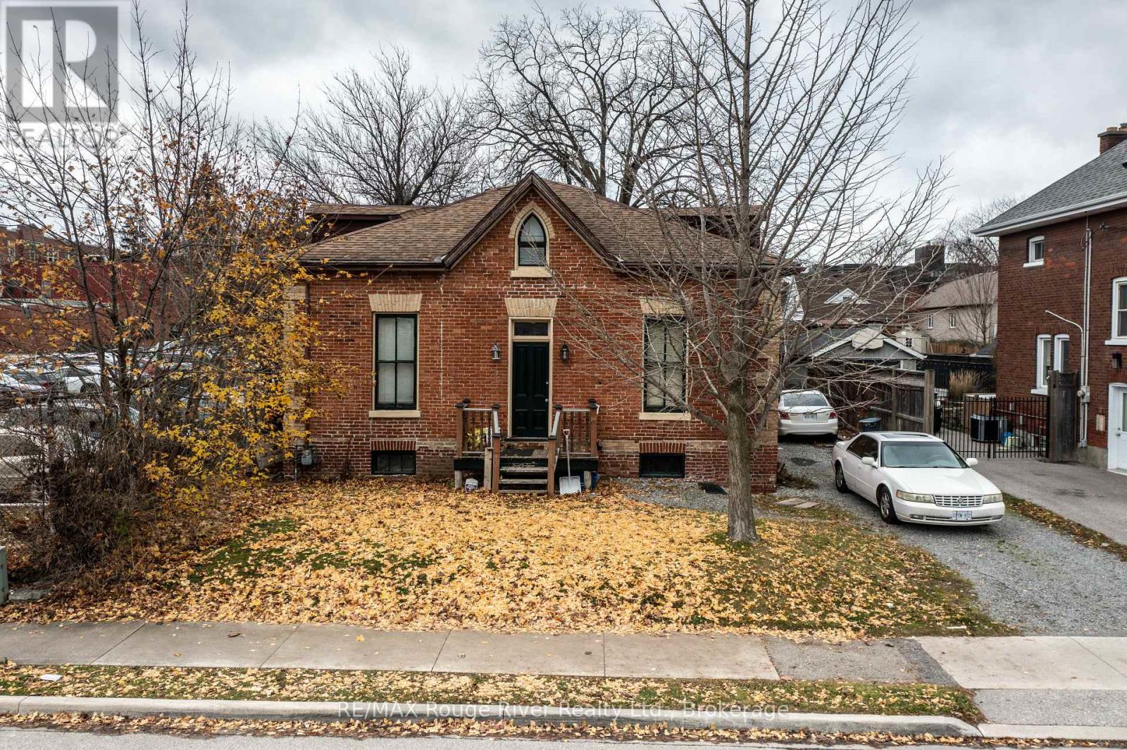 342 MARY STREET N - 4