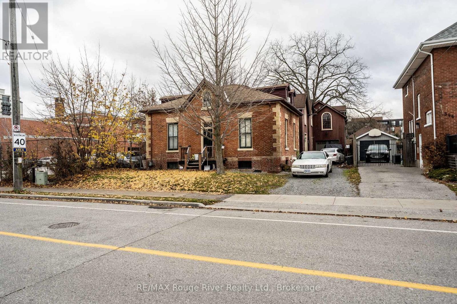 342 MARY STREET N - 6