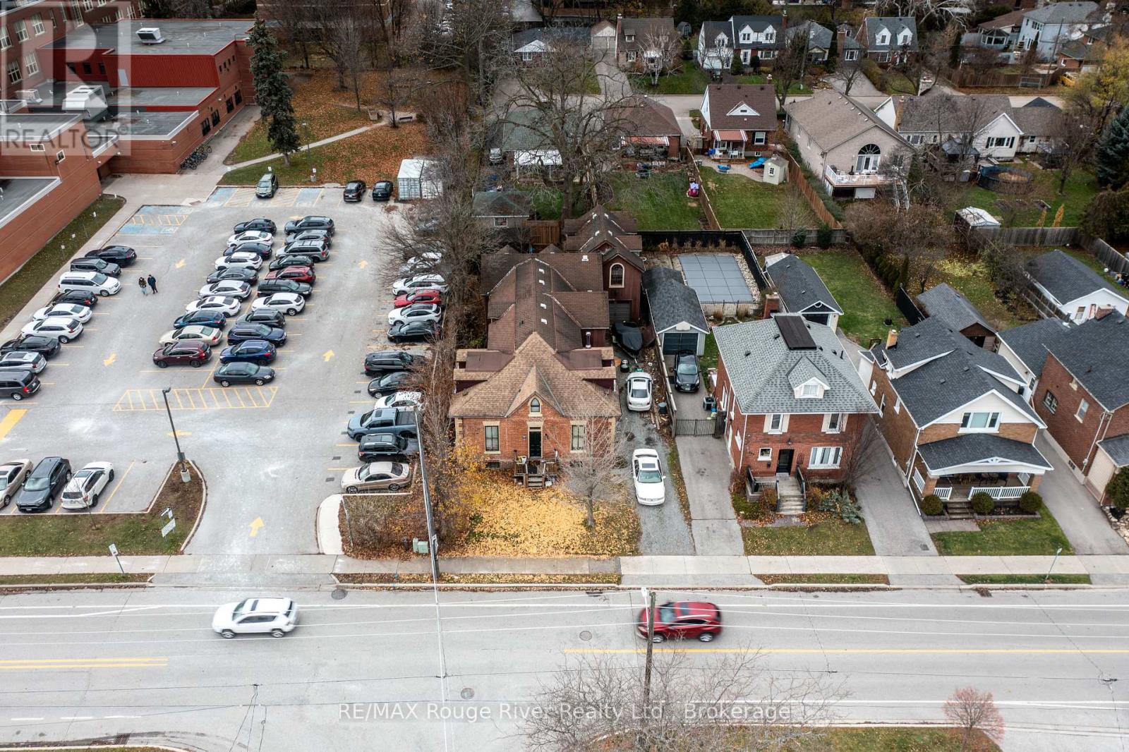 342 MARY STREET N - 8