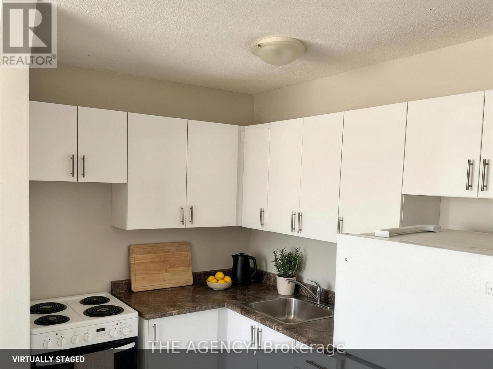 9 - 45 KING AVENUE W, Clarington (Newcastle) — photo 2