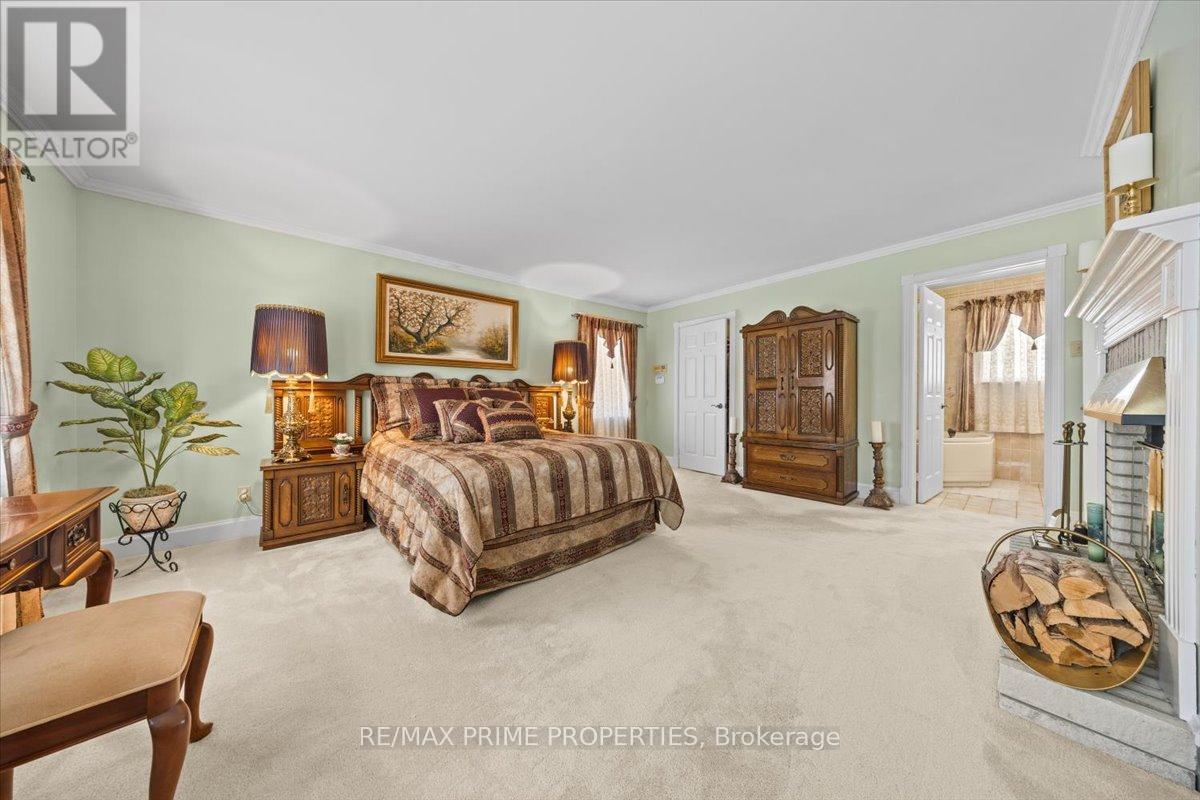 1530 ROYAL ORCHARD DRIVE - 23