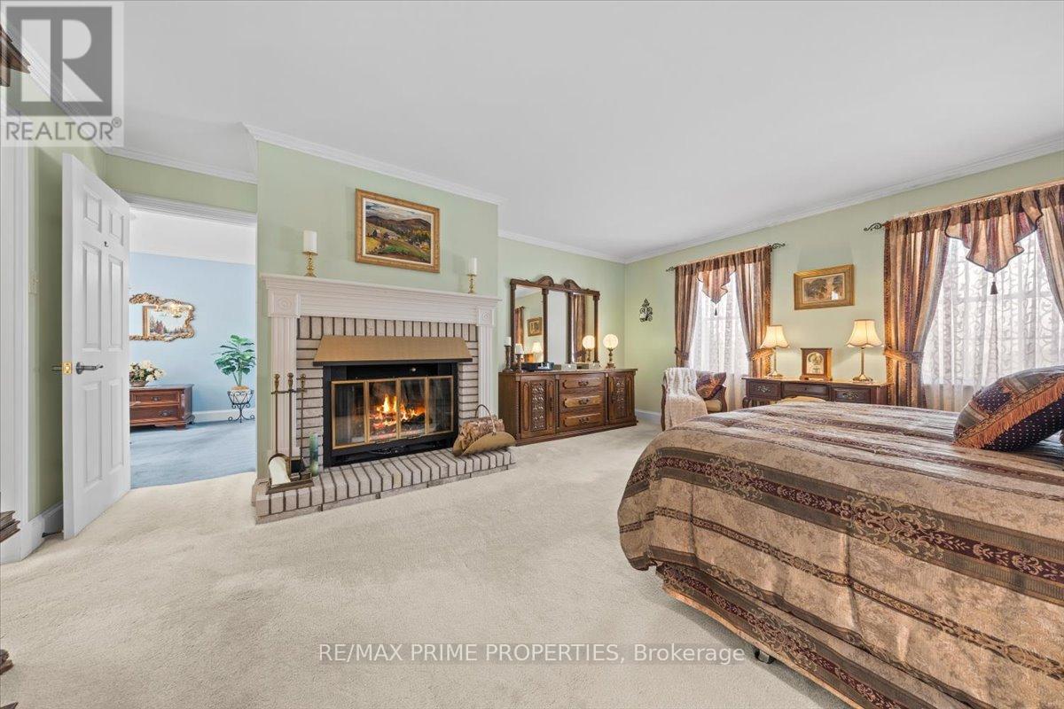 1530 ROYAL ORCHARD DRIVE - 22