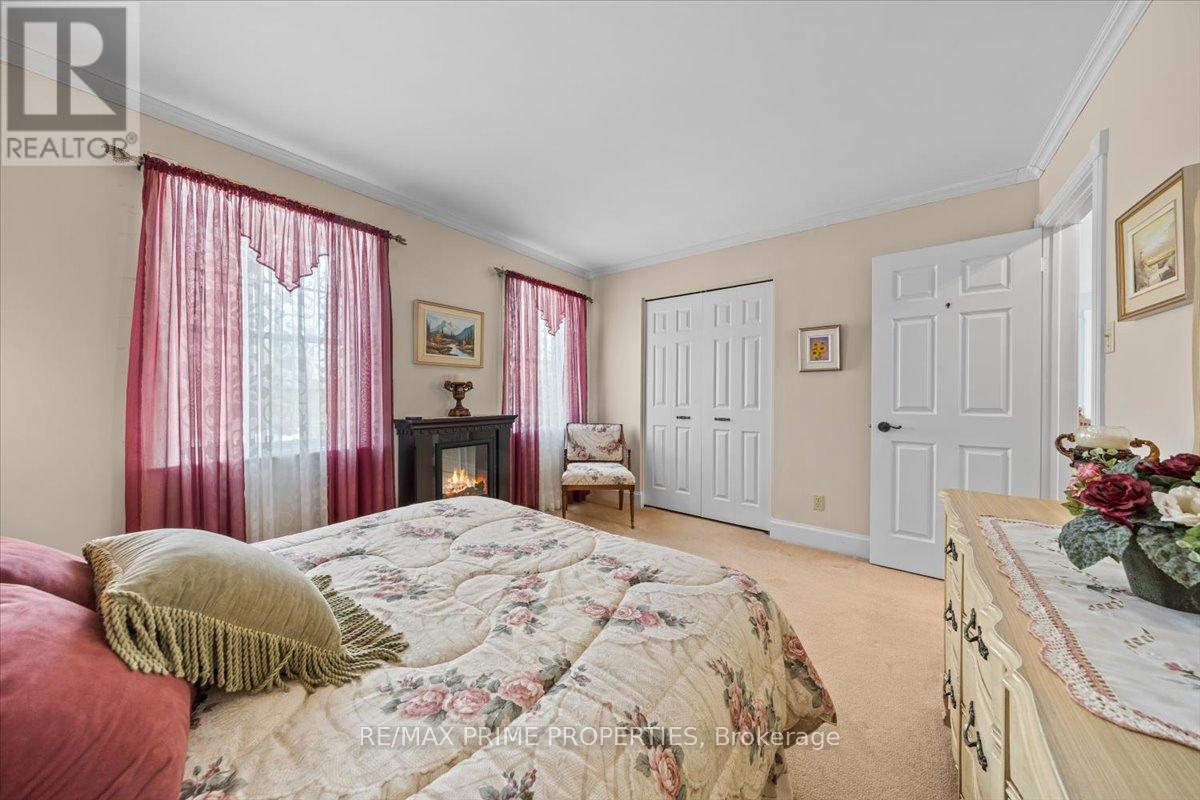 1530 ROYAL ORCHARD DRIVE - 25