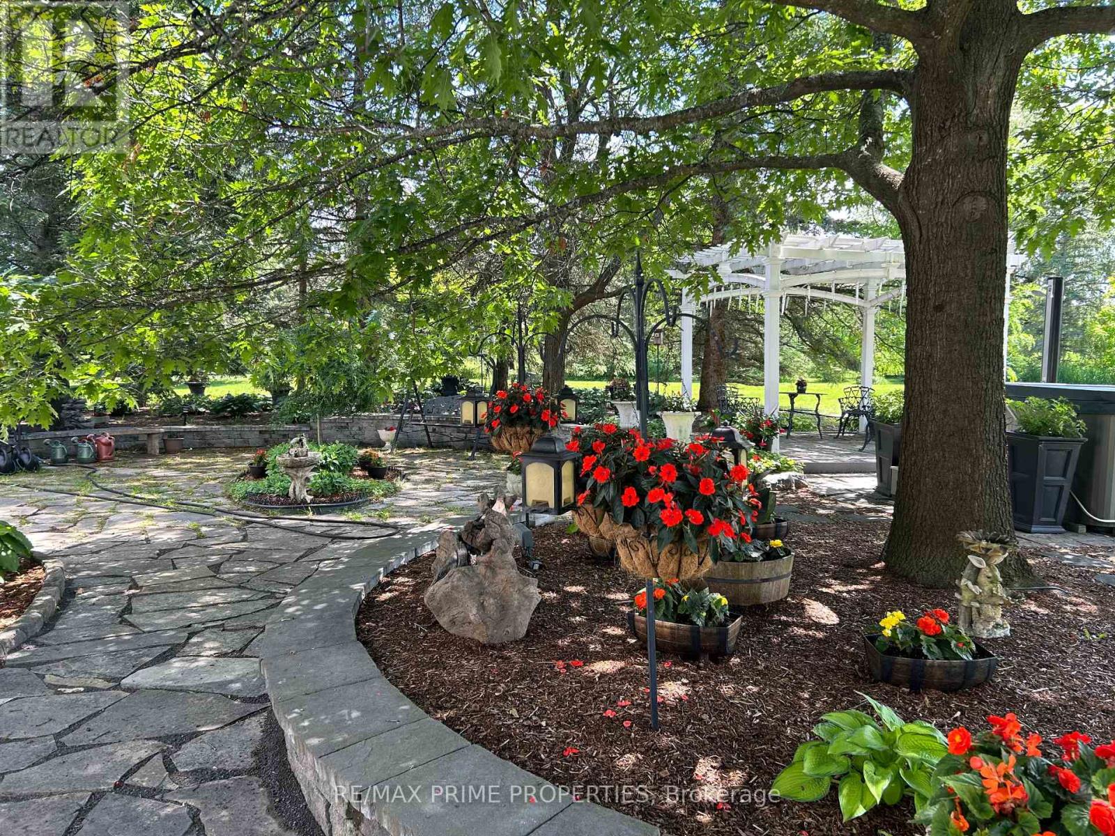 1530 ROYAL ORCHARD DRIVE - 32