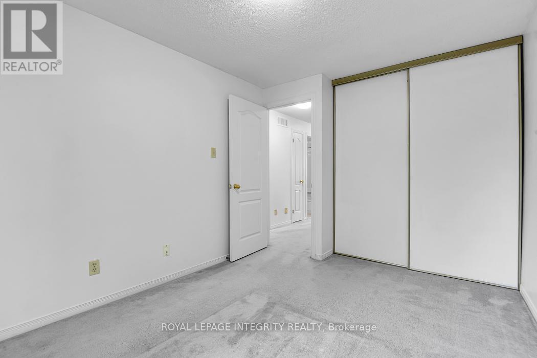 3 Bed, 3 Bath House for Sale in Ottawa – 6176 OAK MEADOWS DRIVE DRIVE, Ottawa – MLS# X13461836 - Image 24