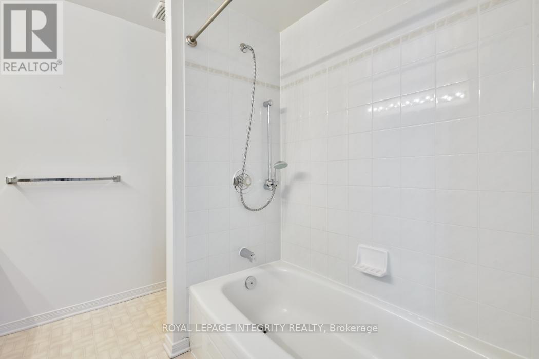 3 Bed, 3 Bath House for Sale in Ottawa – 6176 OAK MEADOWS DRIVE DRIVE, Ottawa – MLS# X13461836 - Image 26