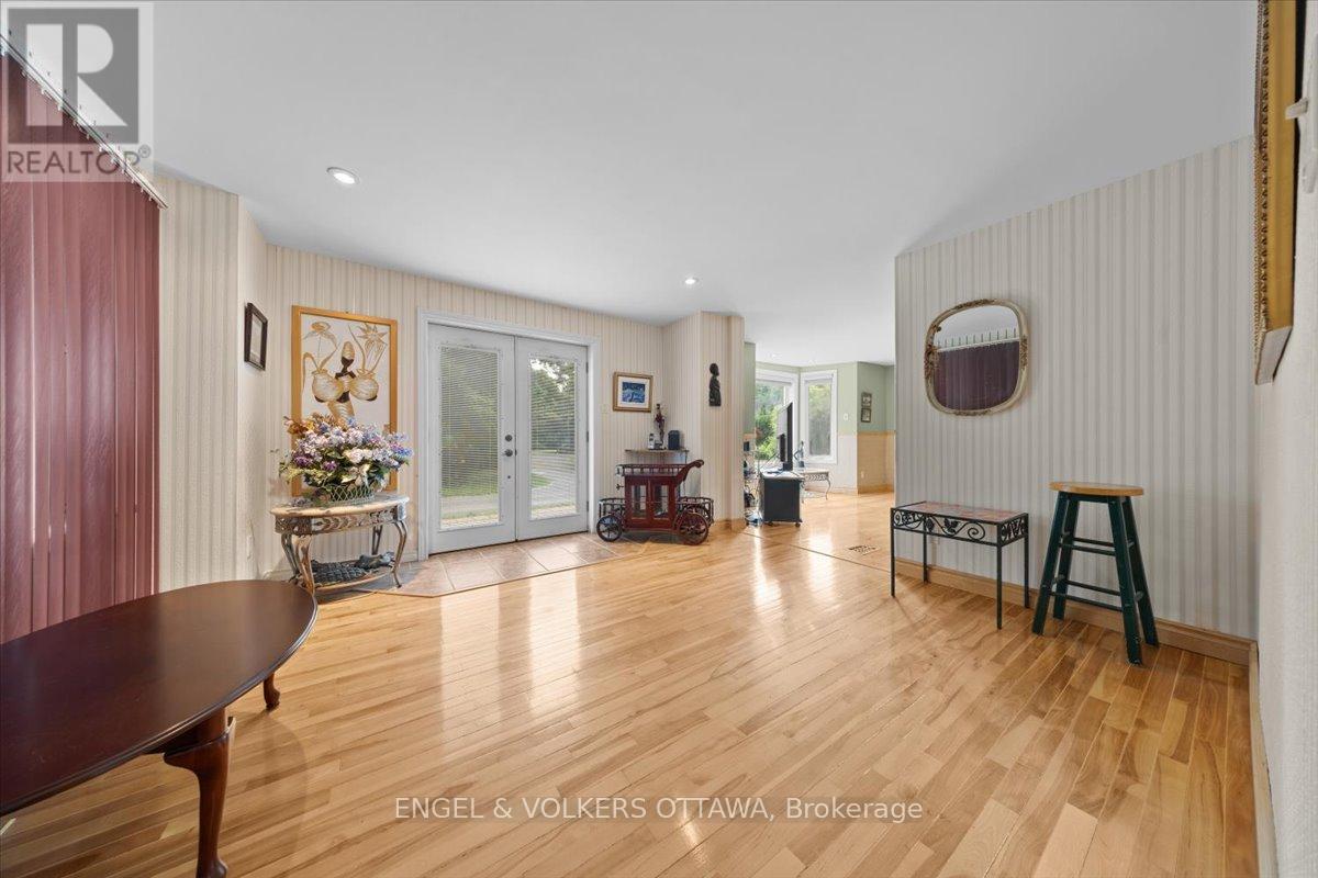 2 Bed, 2 Bath House for Sale in Ottawa – 2481 MANSE ROAD, Ottawa – MLS# X13464678 - Image 23