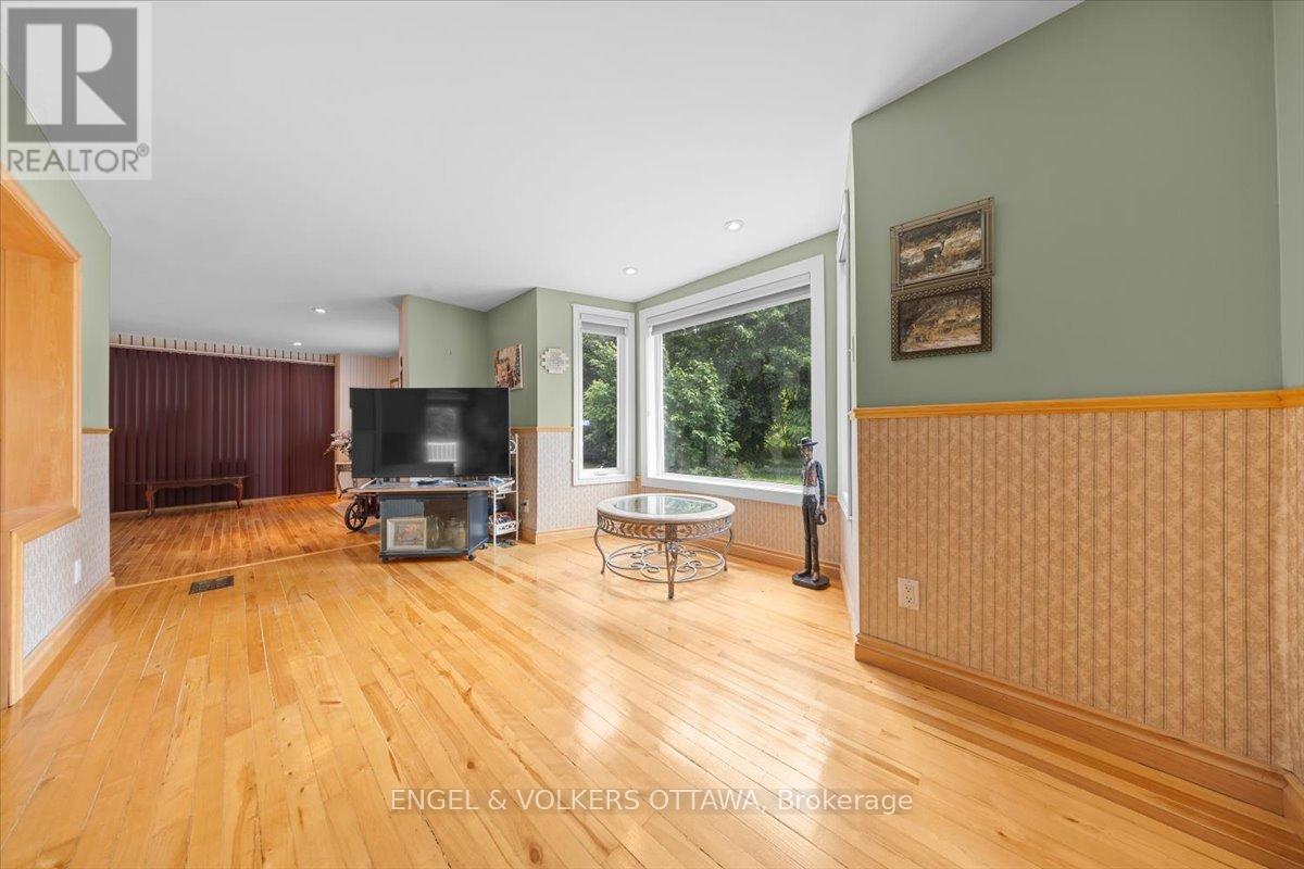 2 Bed, 2 Bath House for Sale in Ottawa – 2481 MANSE ROAD, Ottawa – MLS# X13464678 - Image 10