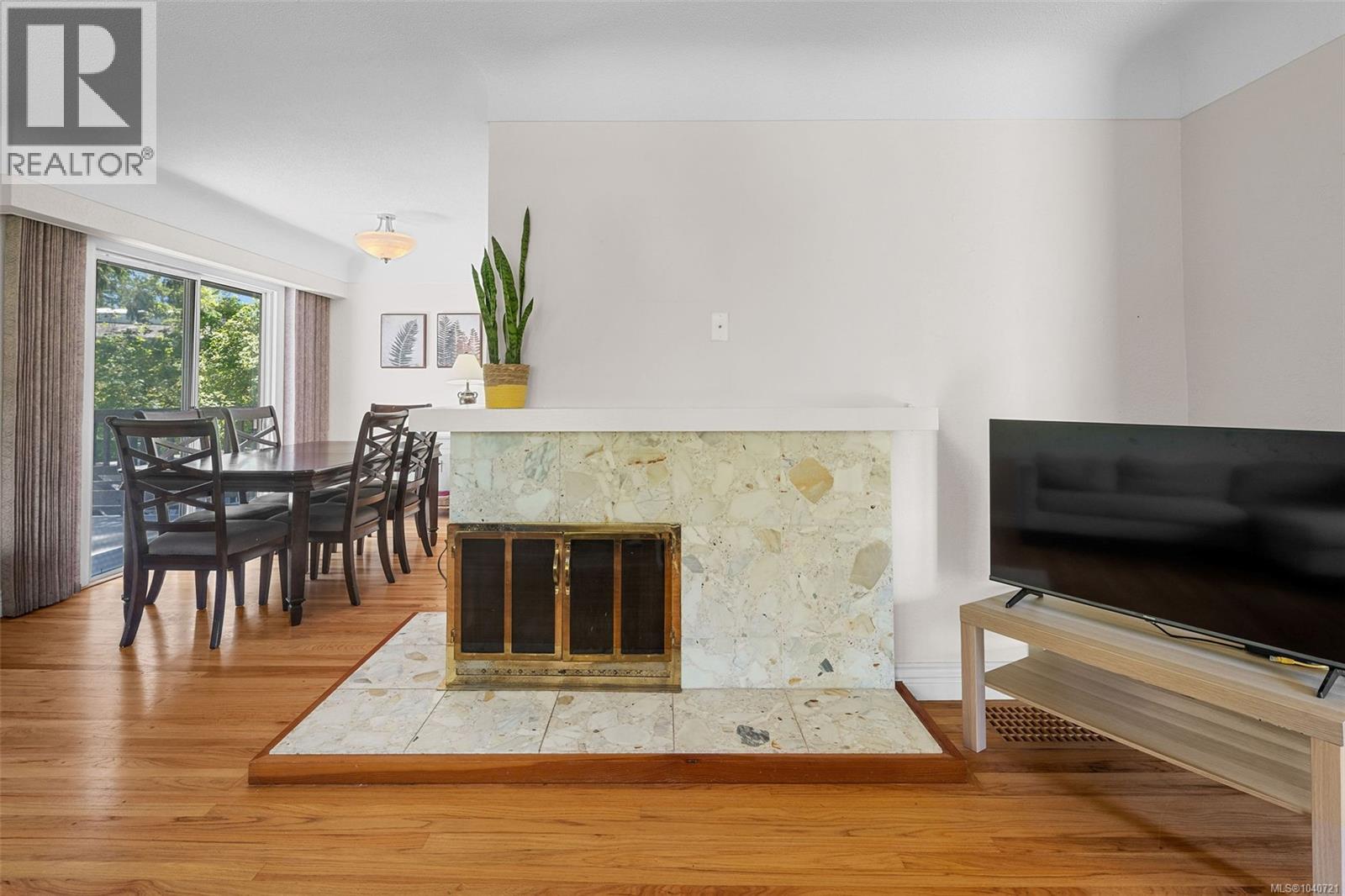 3990 Haro Rd - 12