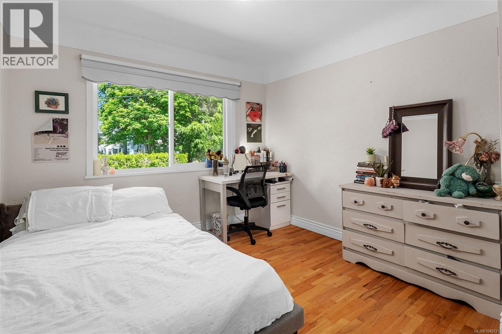 3990 Haro Rd - 20