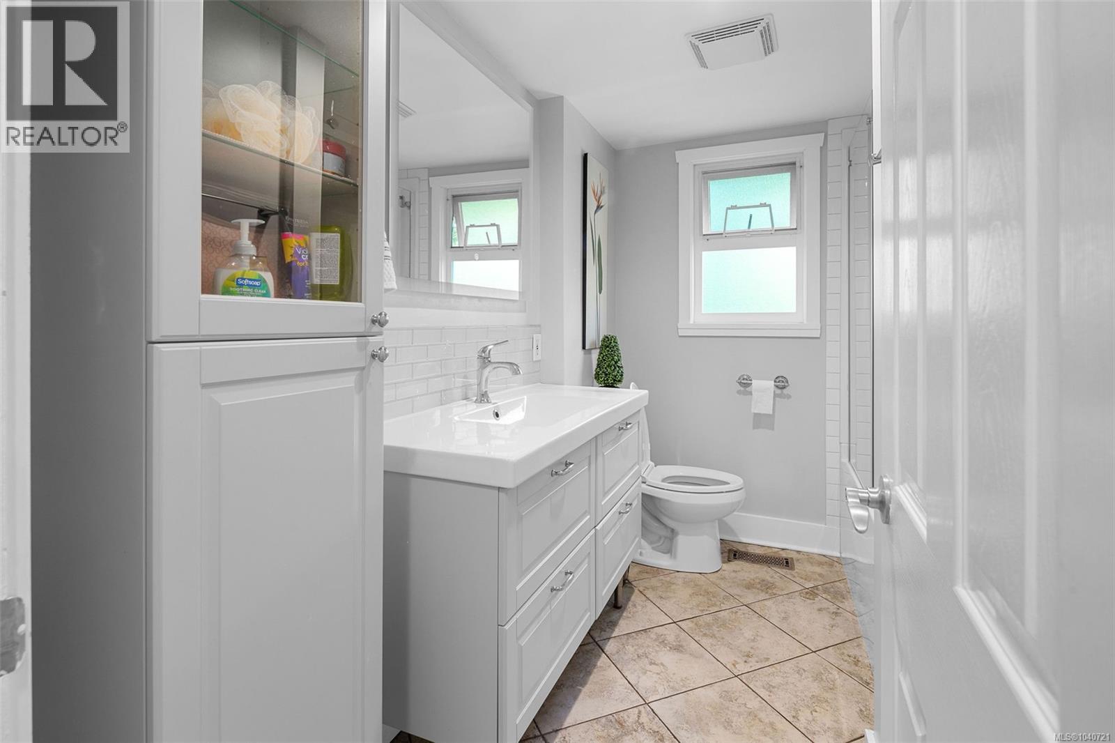 3990 Haro Rd - 22