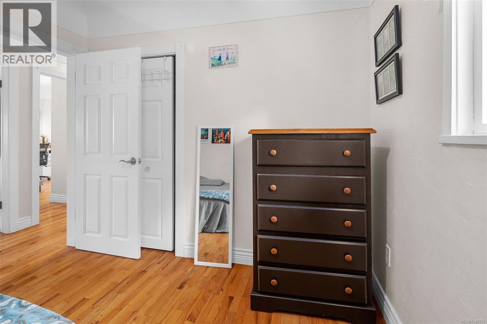 3990 Haro Rd - 25