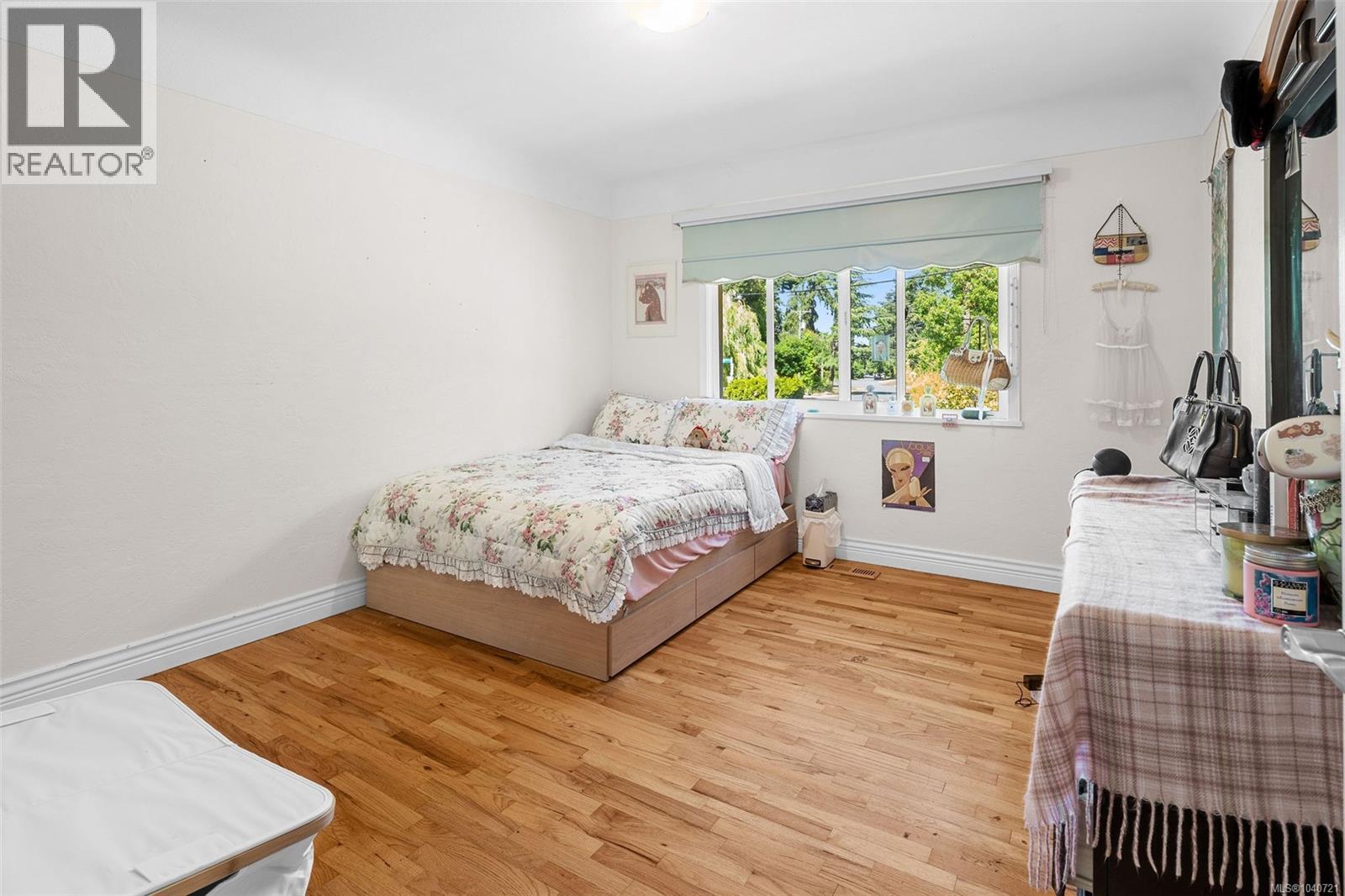 3990 Haro Rd - 26