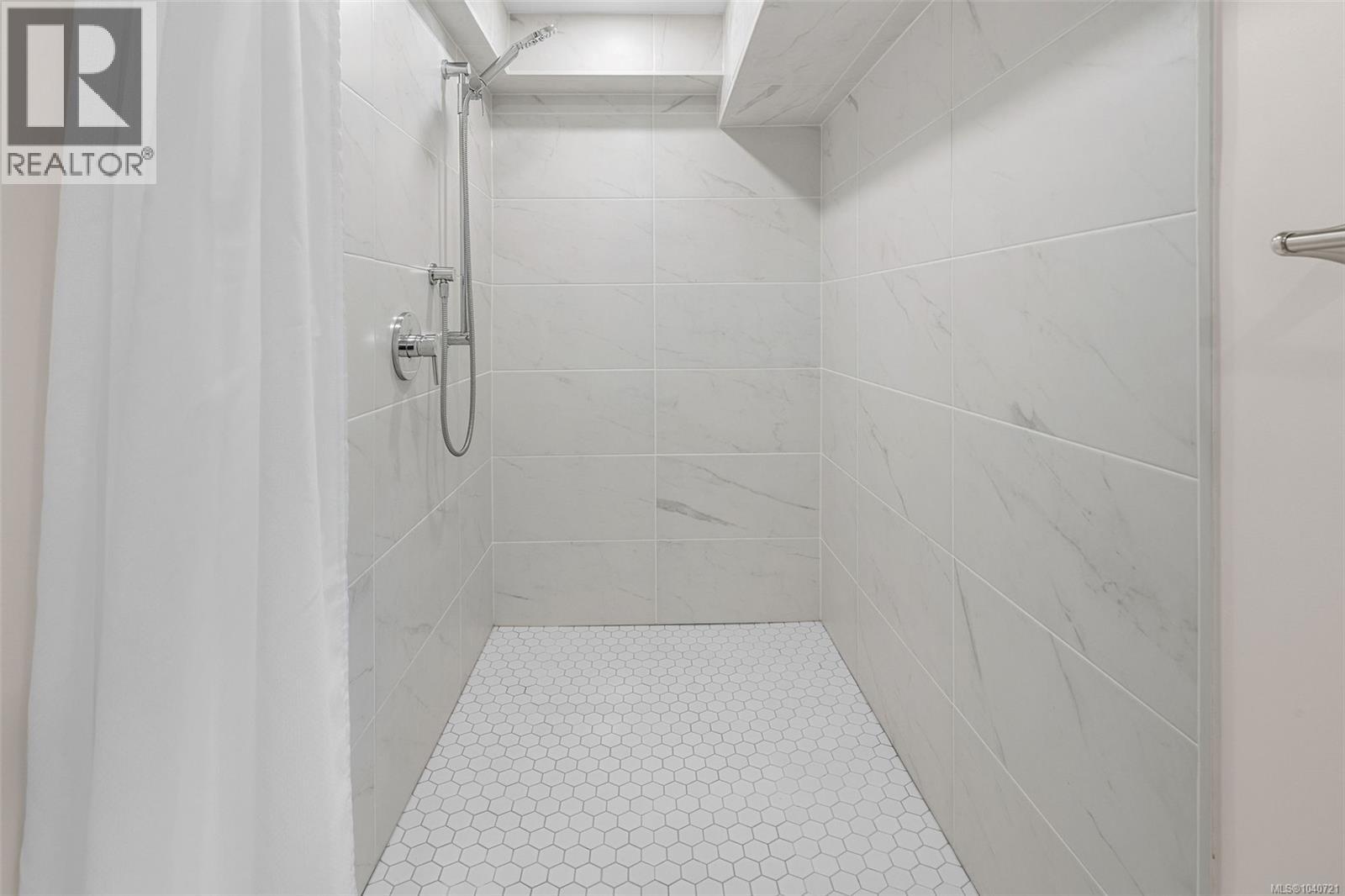 3990 Haro Rd - 31
