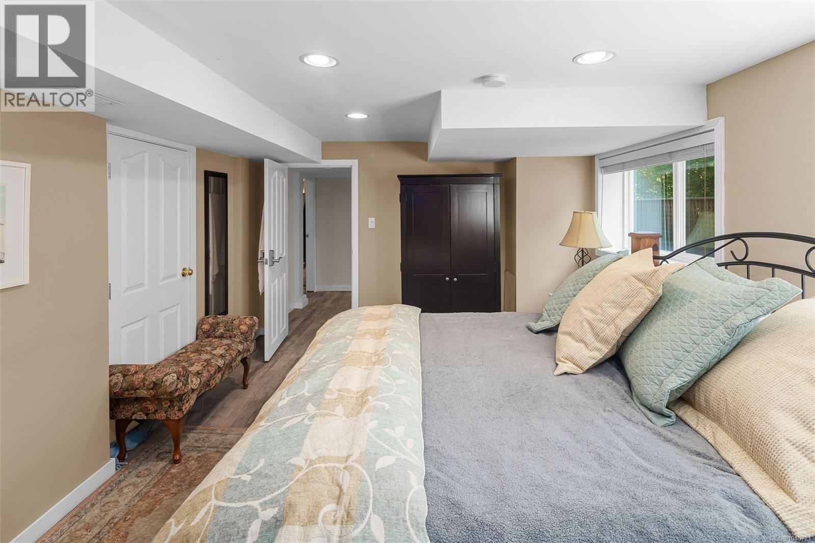 3990 Haro Rd - 35
