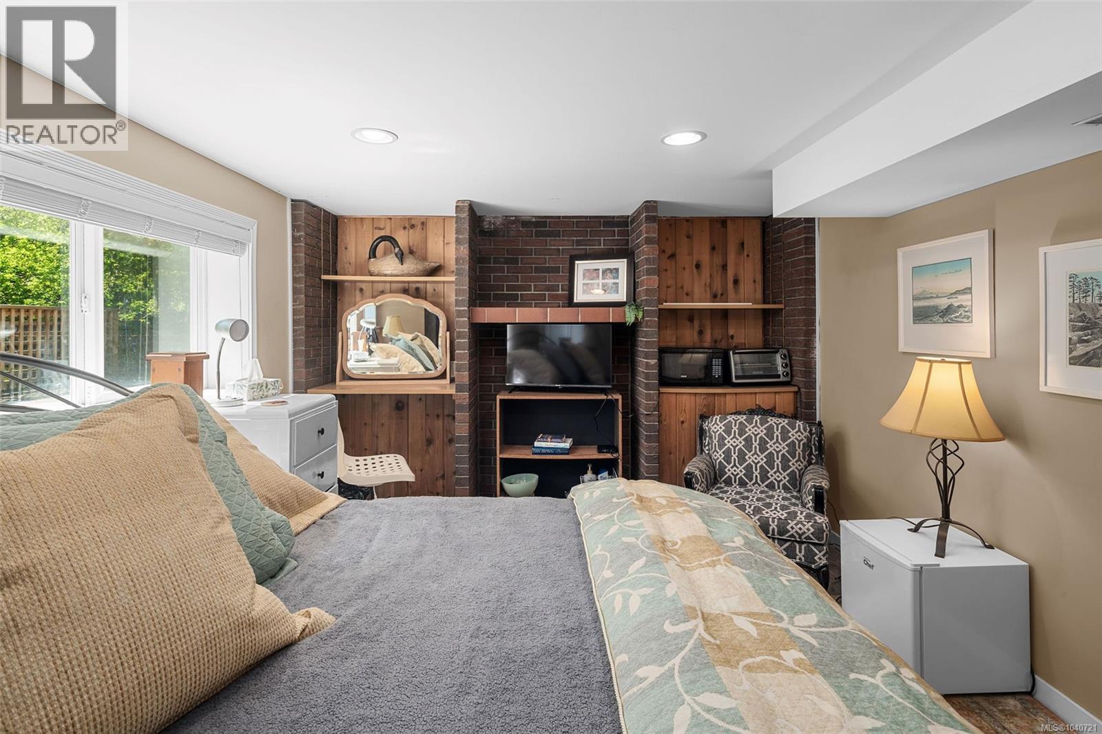 3990 Haro Rd - 36