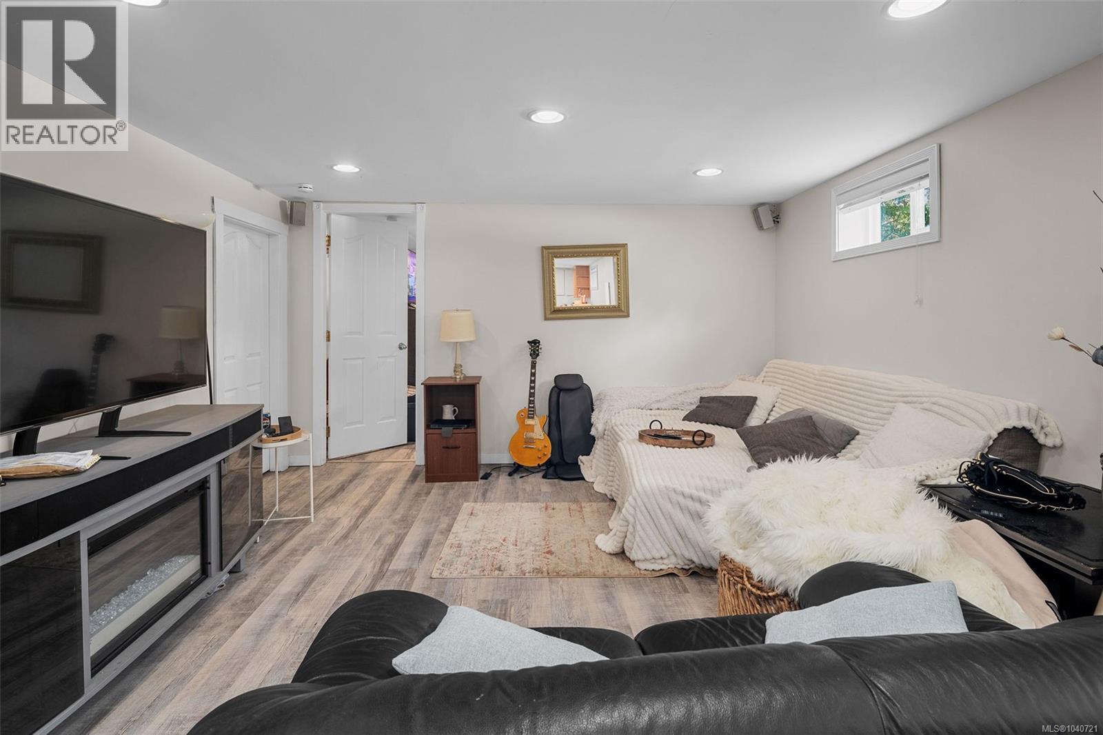 3990 Haro Rd - 43