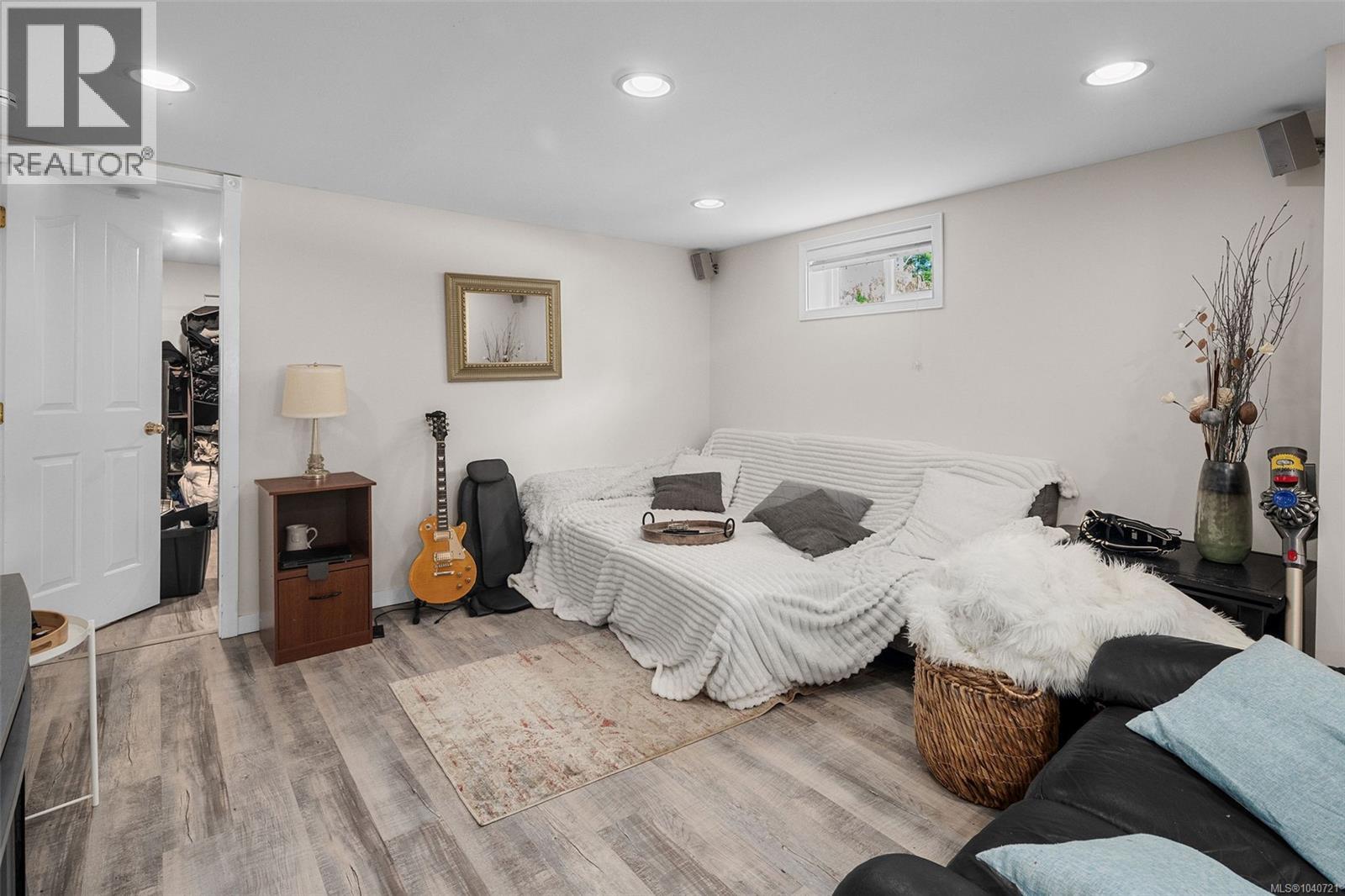 3990 Haro Rd - 44