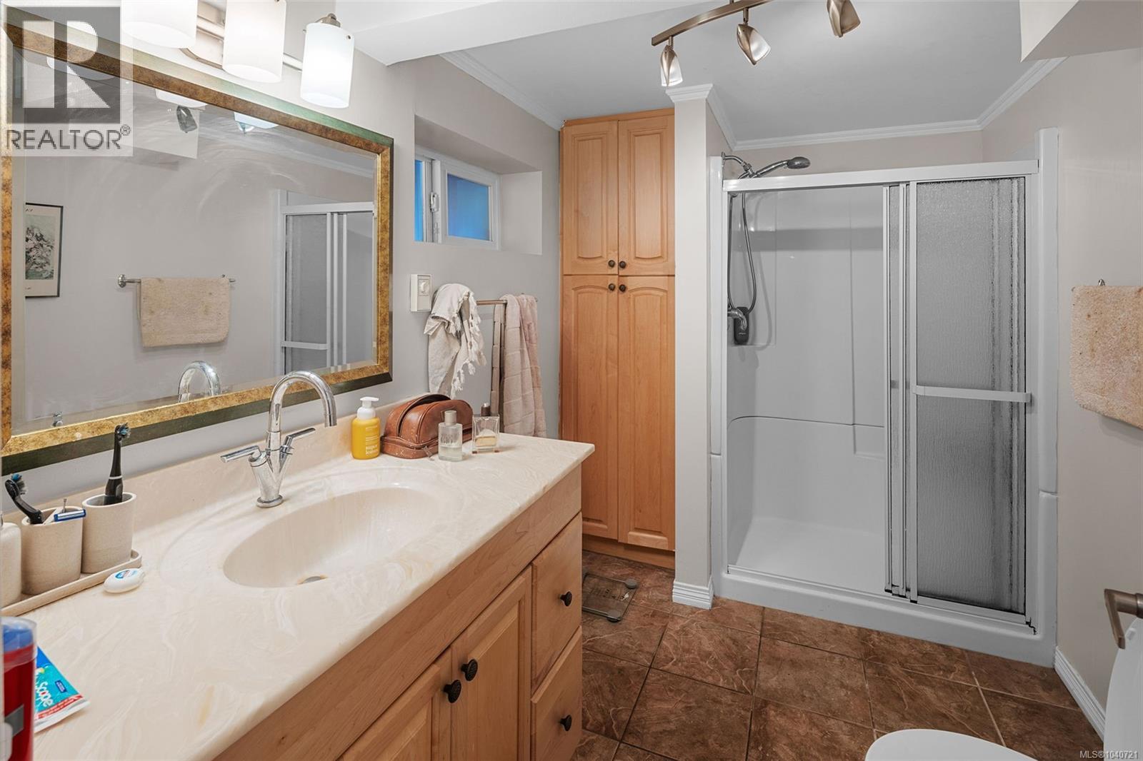 3990 Haro Rd - 48