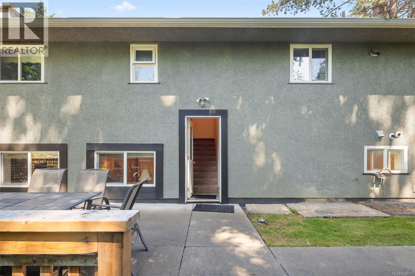 3990 Haro Rd - 50
