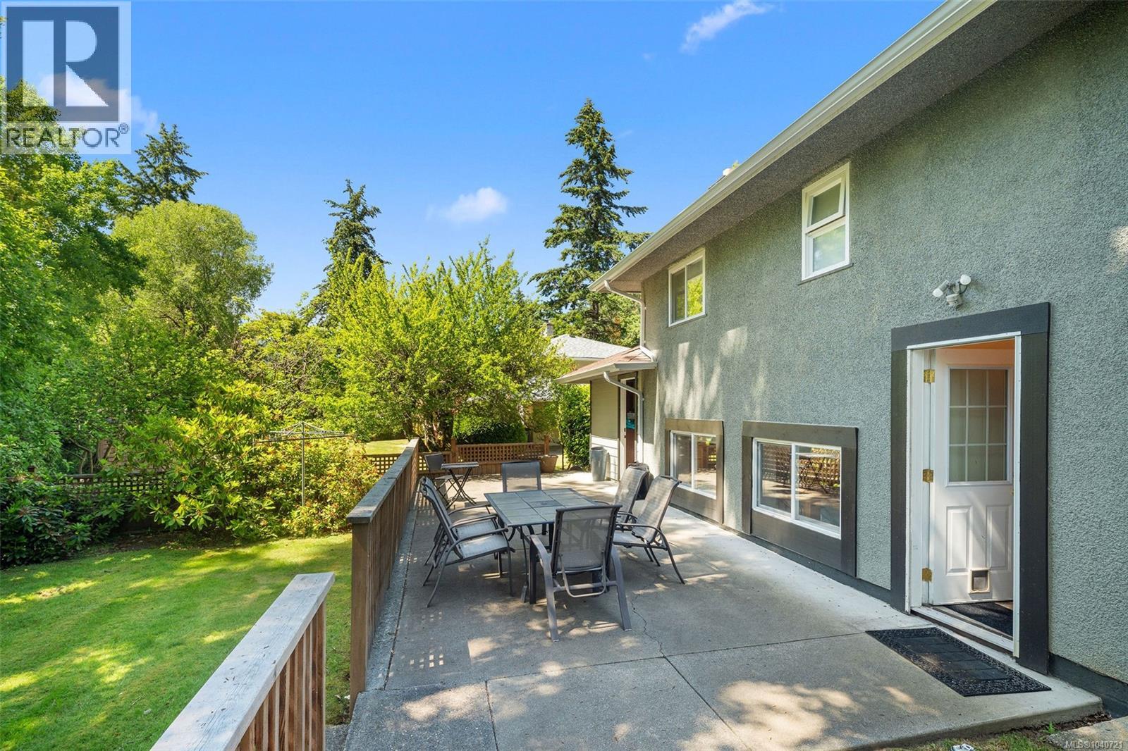 3990 Haro Rd - 51