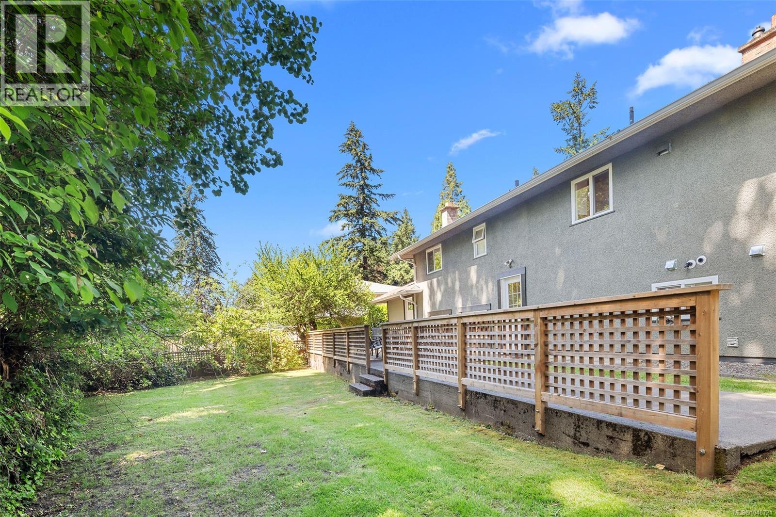 3990 Haro Rd - 53