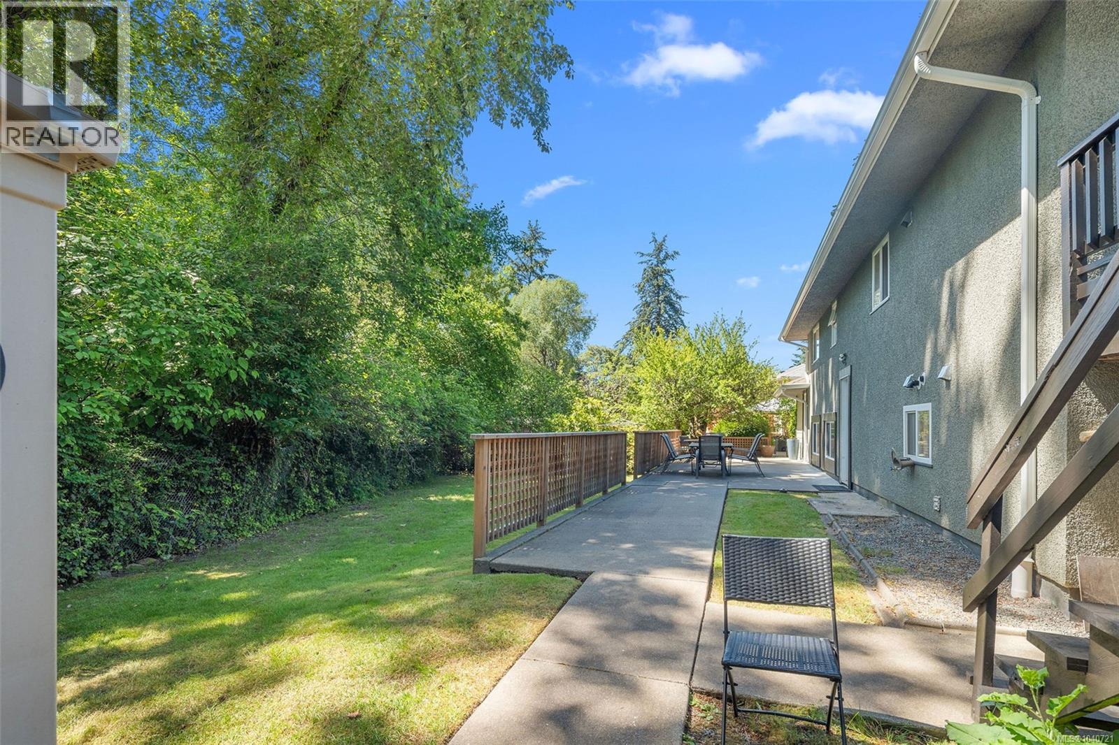 3990 Haro Rd - 54