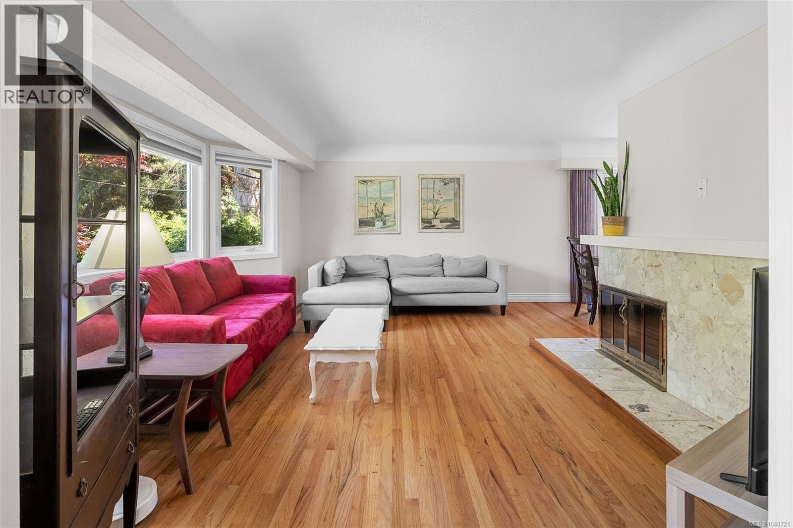 3990 Haro Rd - 6